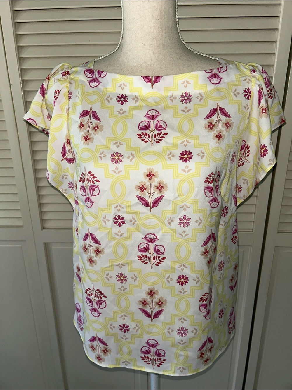NWOT Ann Taylor White Blouse with Pink & Yellow Floral Geo Print